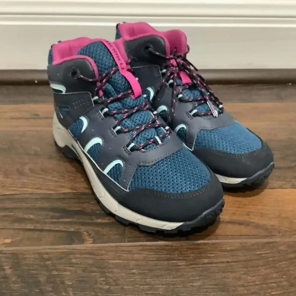 Merrell Kids Size 4 Oakcreek Mid Waterproof Hiking Boots